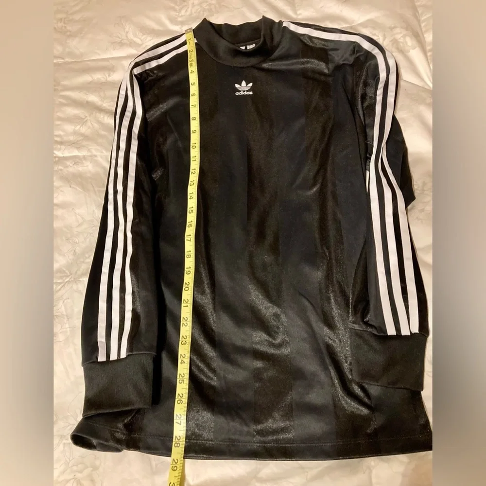 TWO adidas chic jacquard stripe tops - Picture 8 of 8